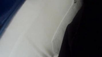 Tocado enorme culo milfs en tigth jeans blancos