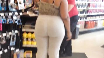 Enorme Ébano Trasero en Auto store