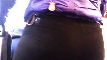Enorme culo esposa en nigga jeans un autobús