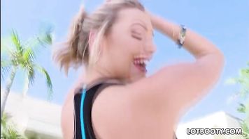 Hermosa Mia Malkova con yoga culo jugoso para follar (Más Chicas Hermosas Aquí! LetFuck69.com)