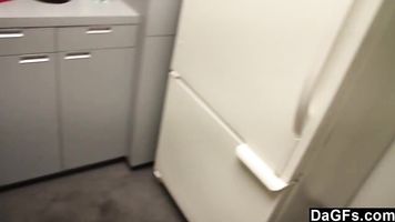 Sexo rápido antes de que los compañeros de piso vuelvan