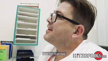 HITZEFREI Lilli Vanilli follada por sus médicos enorme polla